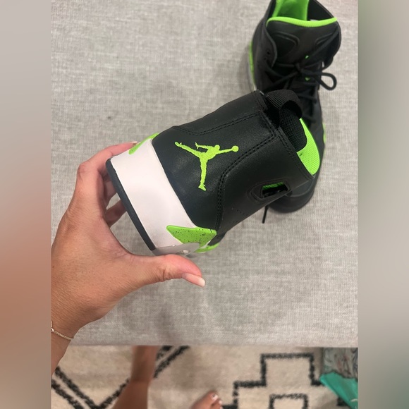 Jordans worn once, he grew fast - Picture 4 of 4